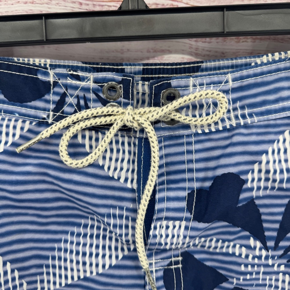 Tommy Bahama Relax Shorts Mens Large Blue Floral Board Shorts Swim Trunks Linned - Picture 2 of 8